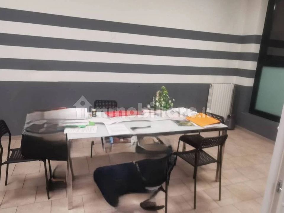 Capannone ristrutturato in città, Asti, Corso Gramsci: foto 3 di 4