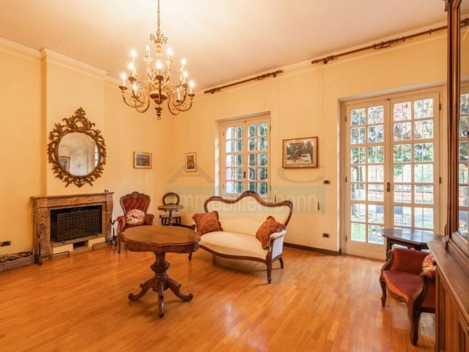 Villa d'inizio Novecento con piscina, Asti, Vallarone: foto 3 di 4