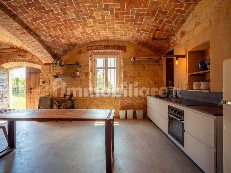 Rustico in pietra restaurato, Grazzano Badoglio: foto 2 di 4